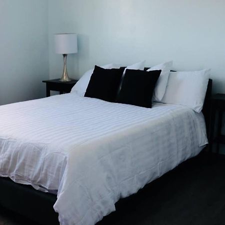 Apartmán Sun Dog Manor Maple Creek Exteriér fotografie