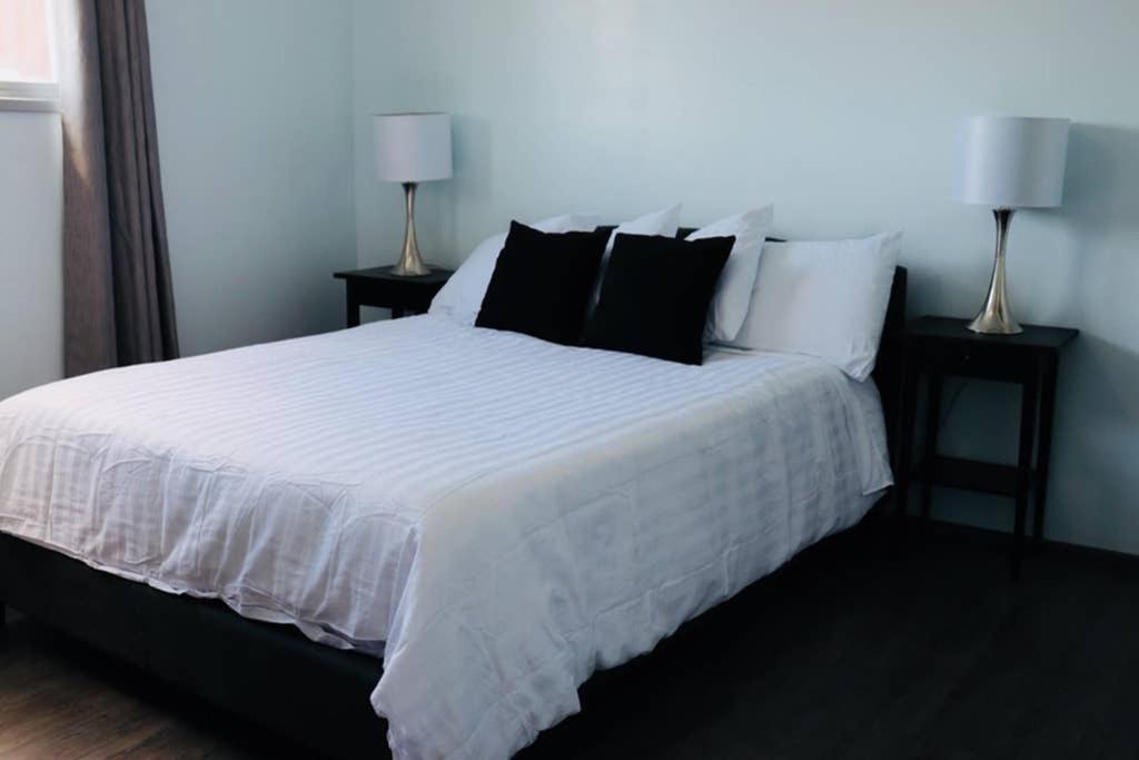 Apartmán Sun Dog Manor Maple Creek Exteriér fotografie